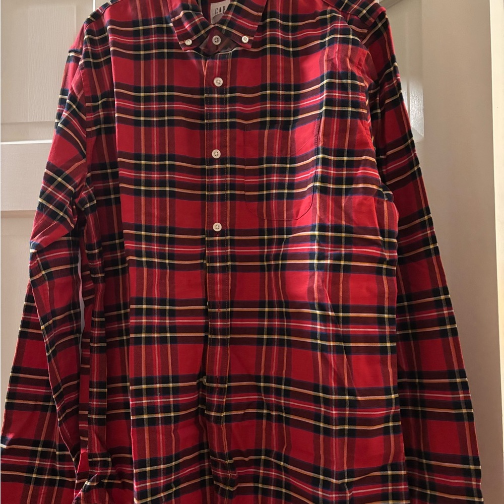 GAP Red and Black Button Down Shirt. Brand new w/structured collar plastic.